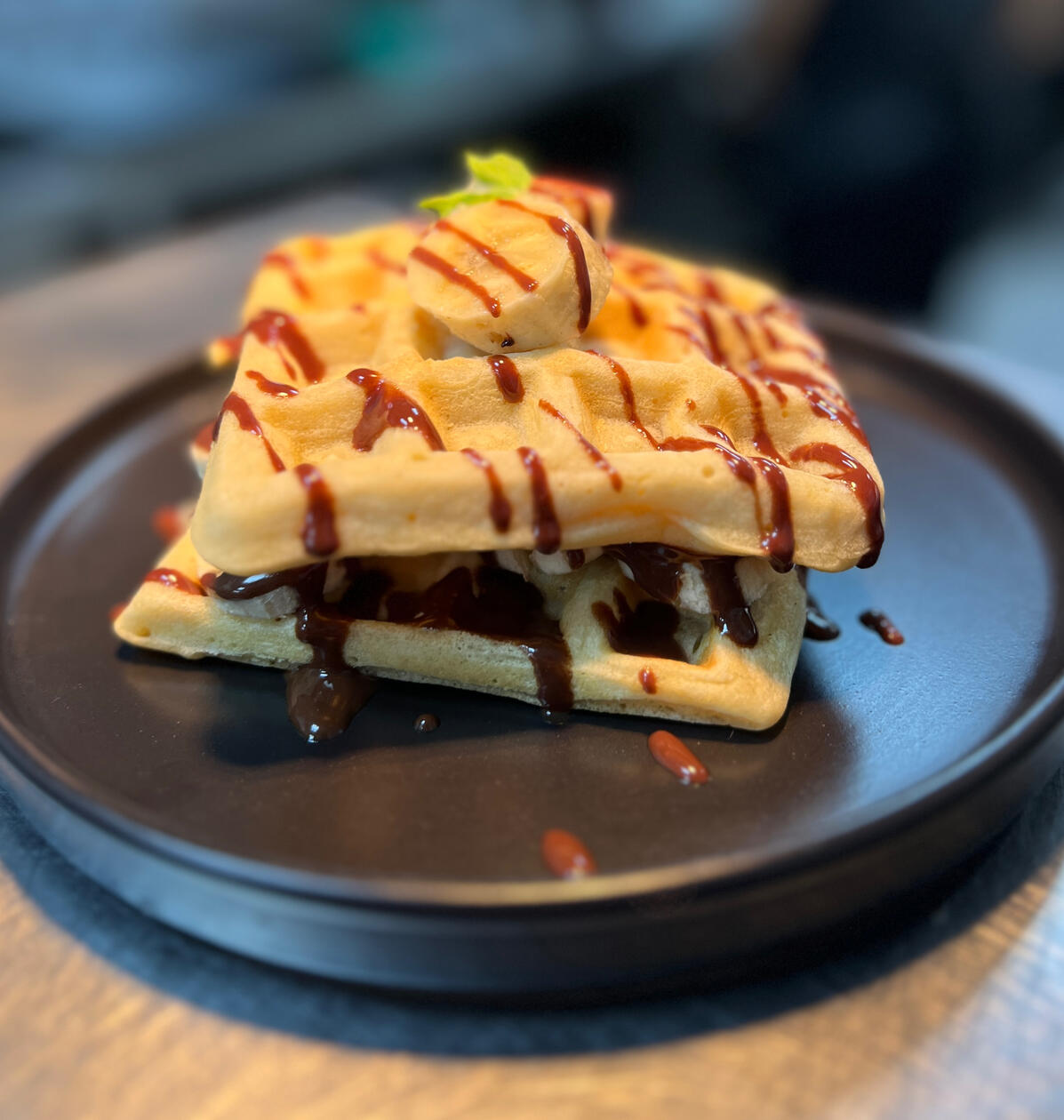 WAFFLE DE BANANA / con chocalate ganache / $6800
