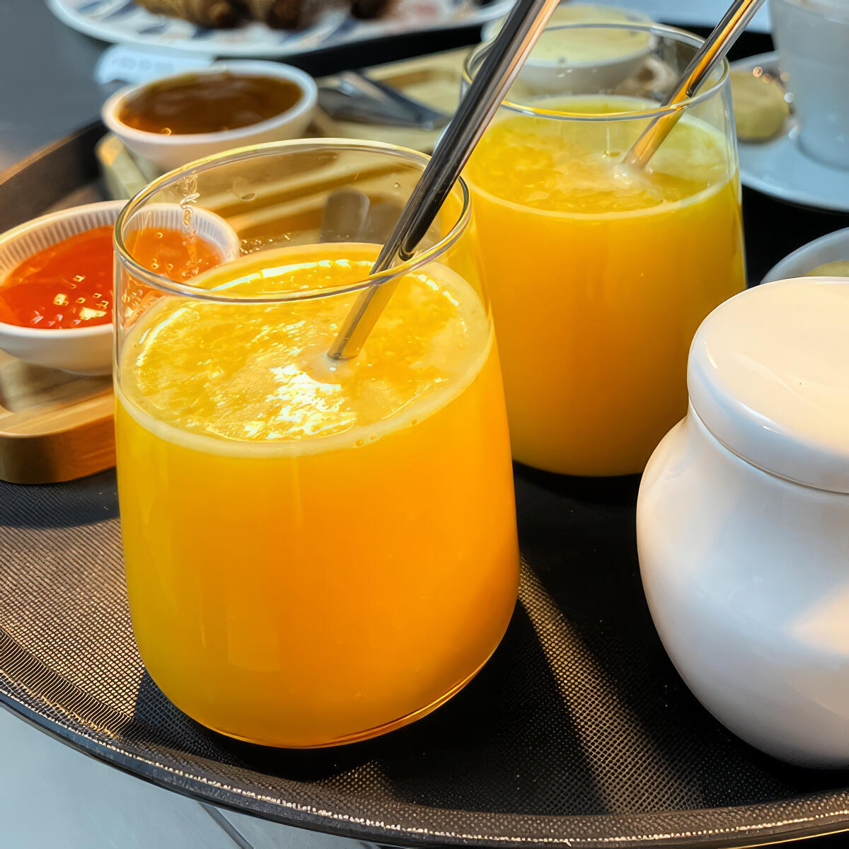 EXPRIMIDO GRANDE / 100% jugo de naranjas, azúcar organica / $5990