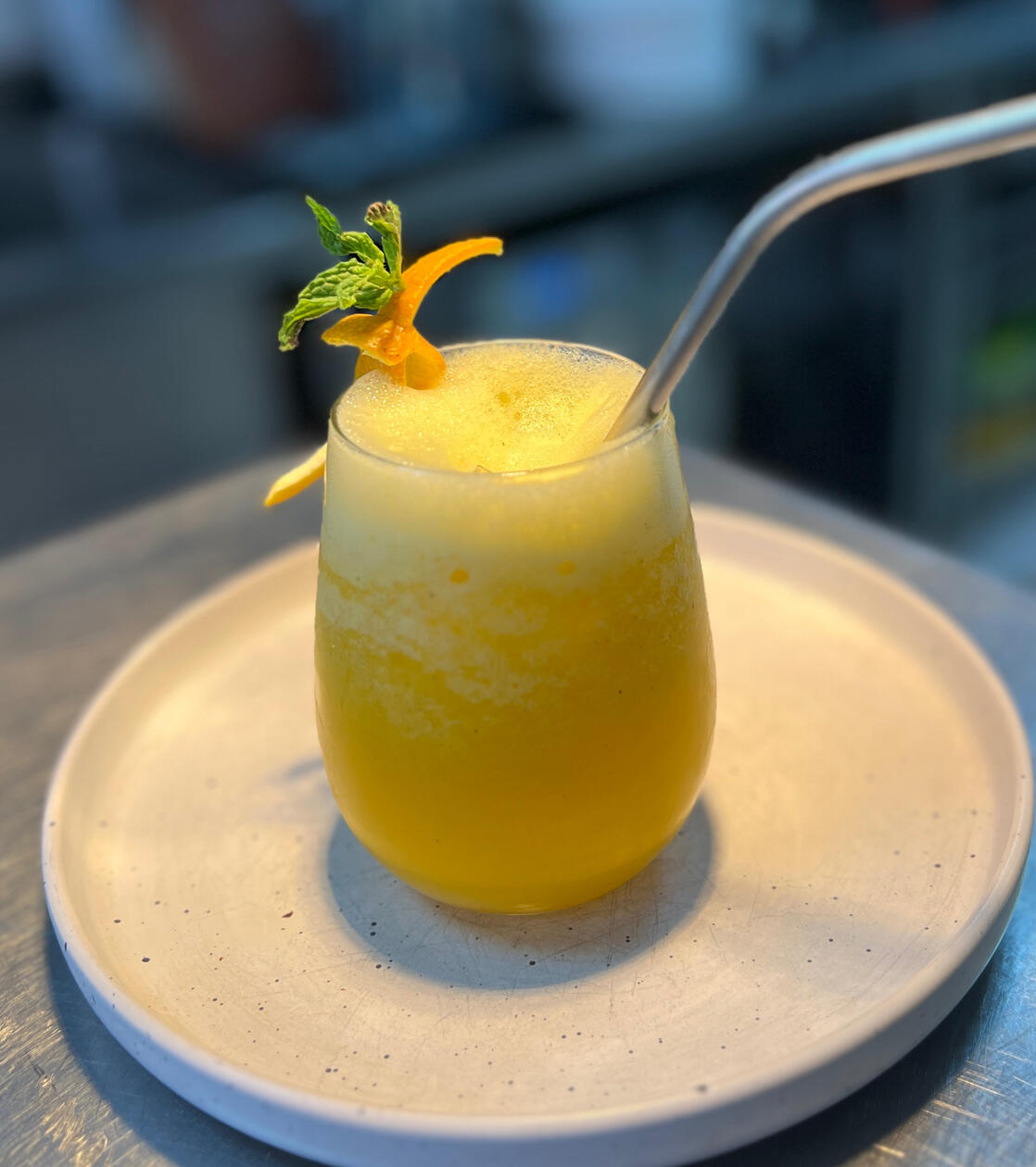 NARANJADA / naranja, lima, menta, jengibre / $5990