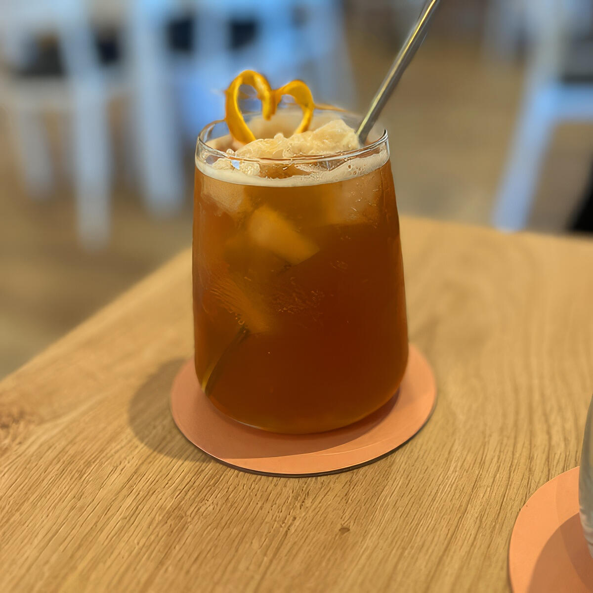 ICE TEA / té frío en hebras, miel orgánica, zumo de limón y hielo / $3500