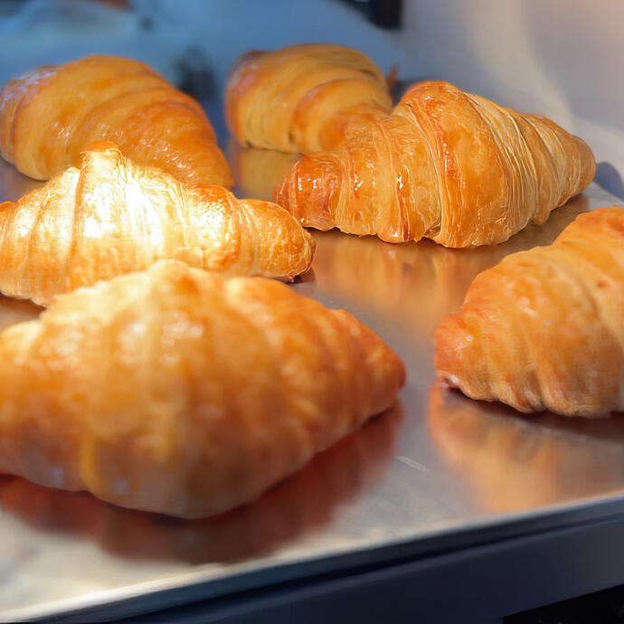 CROISSANT / $3200