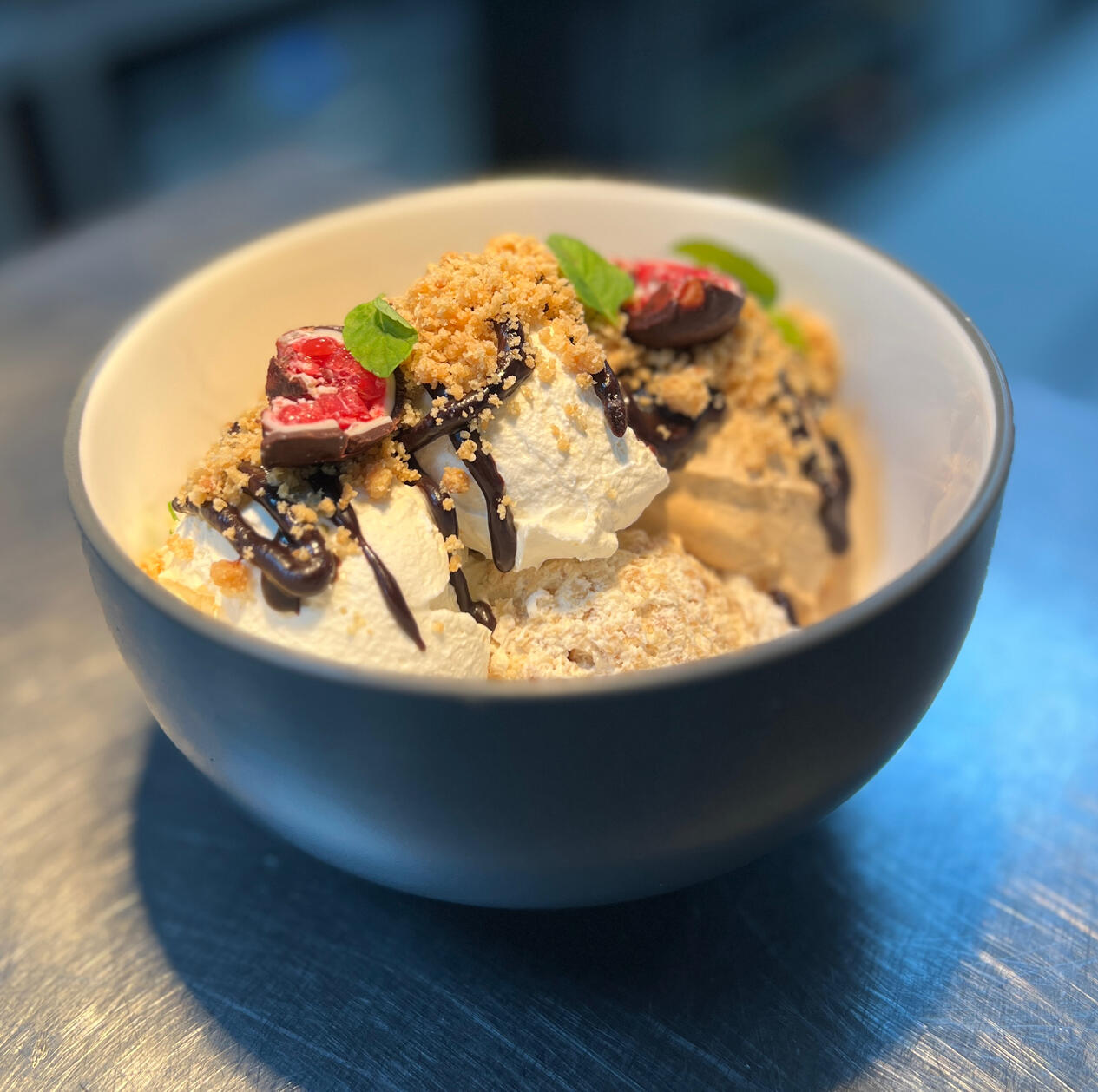 PARFAIT / masa de cookie, crema, helado mocha, ganache de chocolate, terrin de limón, franui / $7490