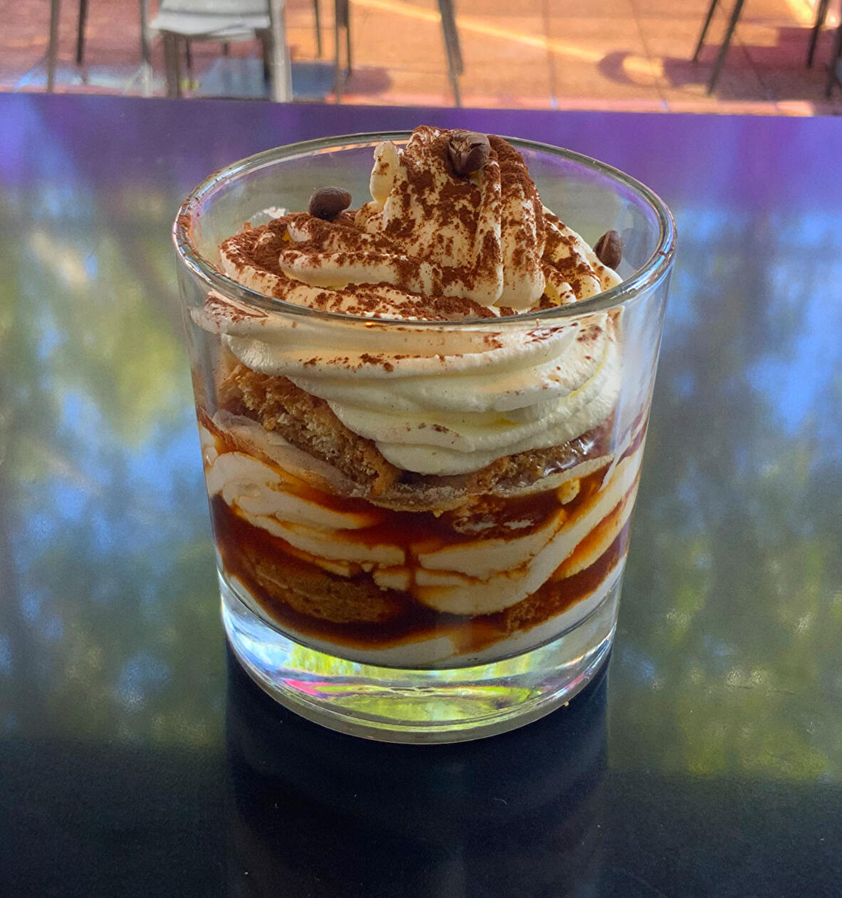 IMPERIAL MOCCHA / terrin de galletas, dulce de leche, vainillas, crema moka, café, ron, crema y cacao amargo / $7190